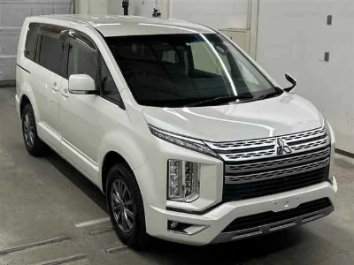 MITSUBISHI DELICA D5