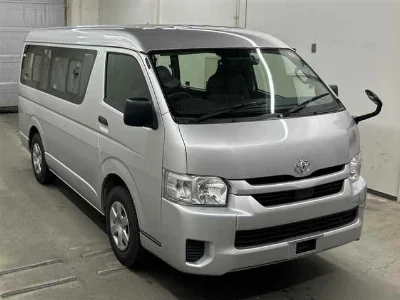 TOYOTA HIACE