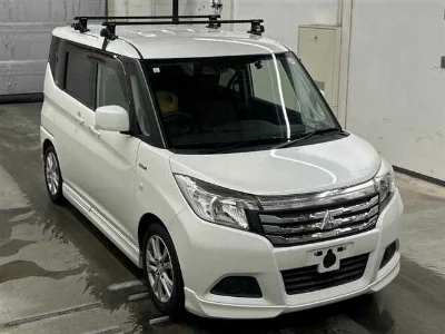 MITSUBISHI DELICA D2
