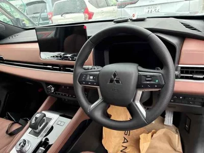 MITSUBISHI OUTLANDER PHEV