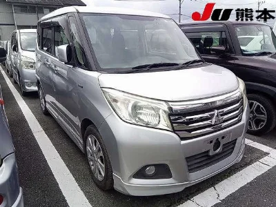 MITSUBISHI DELICA D2