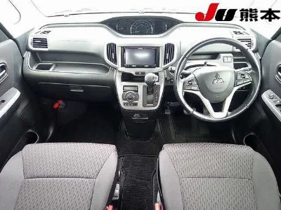 MITSUBISHI DELICA D2