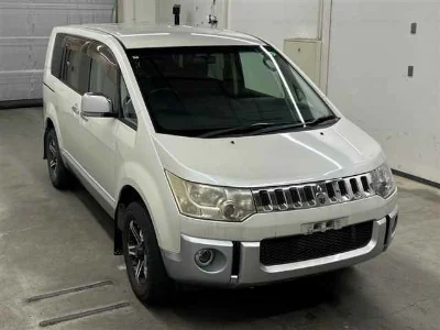 MITSUBISHI DELICA D5
