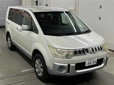 MITSUBISHI DELICA D5