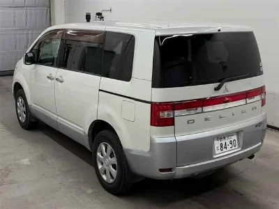 MITSUBISHI DELICA D5