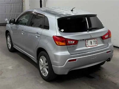MITSUBISHI RVR