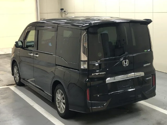 Honda Stepwgn  с аукциона в Японии
