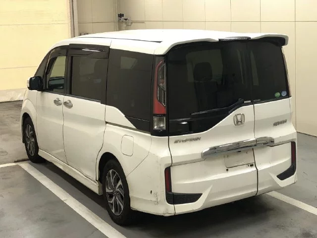 Honda Stepwgn  с аукциона в Японии