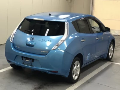 NISSAN LEAF
