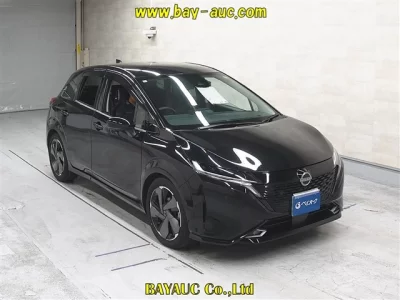NISSAN AURA