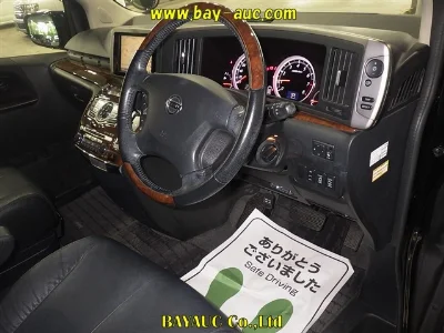 NISSAN ELGRAND