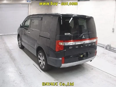MITSUBISHI DELICA D5