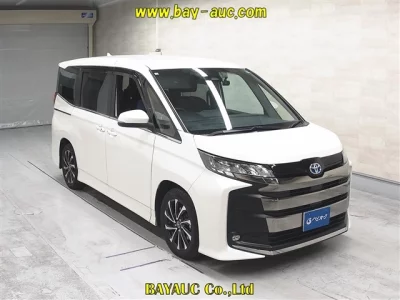 TOYOTA NOAH