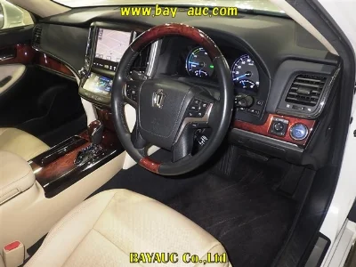 TOYOTA CROWN MAJESTA