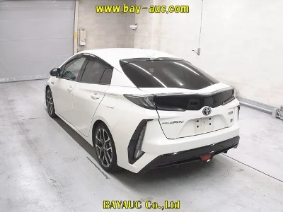 TOYOTA PRIUS PHV