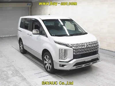 MITSUBISHI DELICA D5