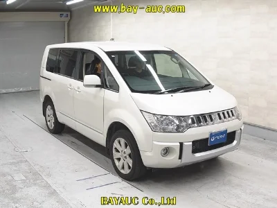 MITSUBISHI DELICA D5