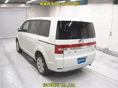 MITSUBISHI DELICA D5