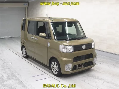 DAIHATSU WAKE
