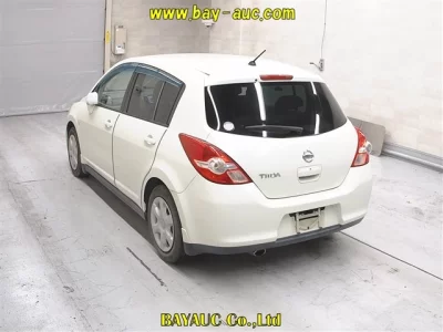 NISSAN TIIDA