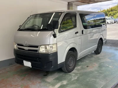 TOYOTA REGIUS VAN
