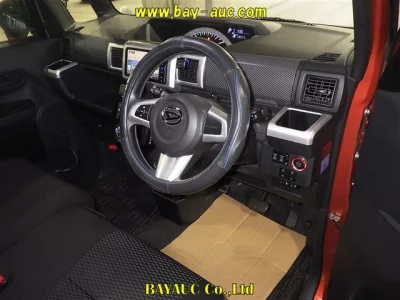 DAIHATSU WAKE