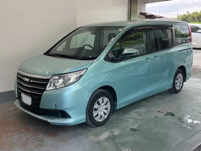 TOYOTA NOAH