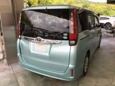 TOYOTA NOAH