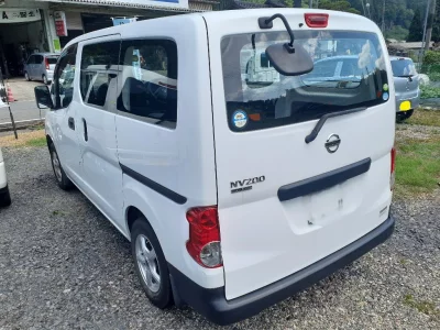 NISSAN NV200