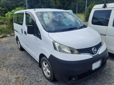 NISSAN NV200