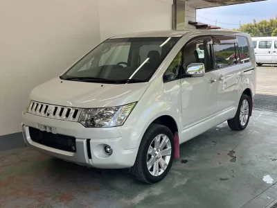 MITSUBISHI DELICA D5