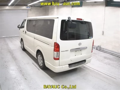 TOYOTA REGIUS VAN
