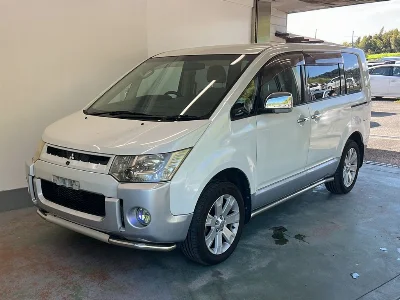 MITSUBISHI DELICA D5