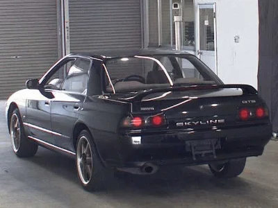 NISSAN SKYLINE