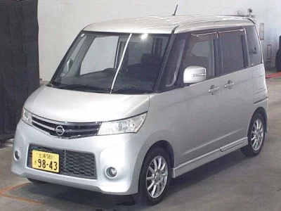 NISSAN ROOX