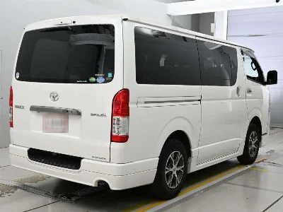 TOYOTA HIACE VAN