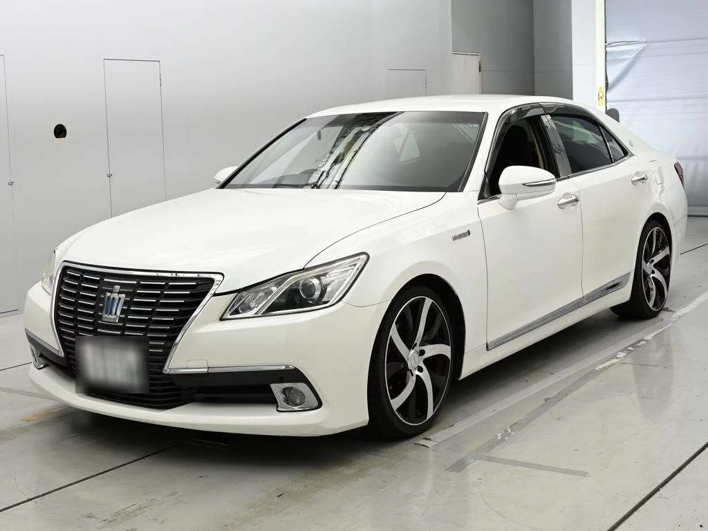 Toyota CROWN HYBRID  с аукциона в Японии