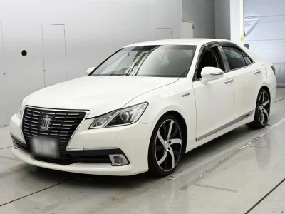 Toyota CROWN HYBRID