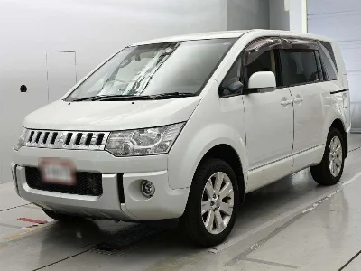 MITSUBISHI DELICA D5