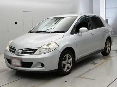 NISSAN TIIDA LATIO