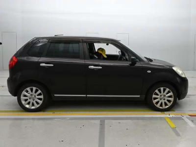 MAZDA VERISA