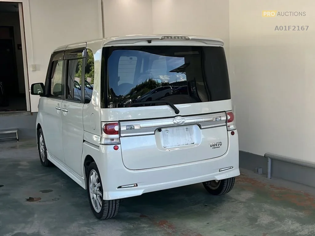 Daihatsu Tanto  с аукциона в Японии