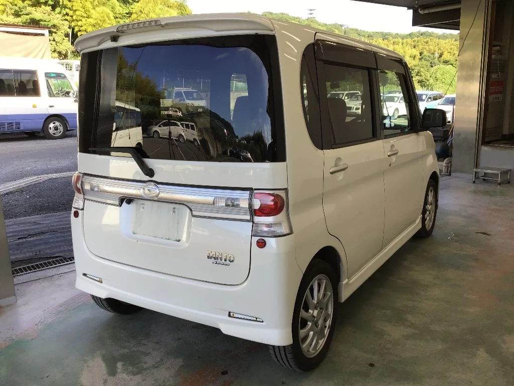 Daihatsu Tanto  с аукциона в Японии