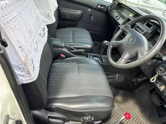 Toyota Comfort  с аукциона в Японии