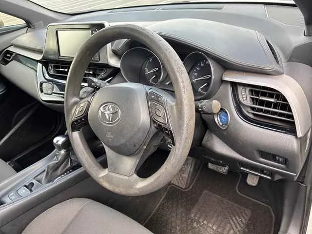 Toyota C-HR  с аукциона в Японии