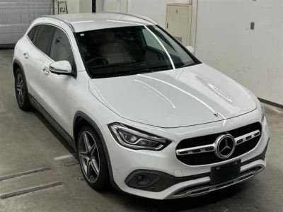 MERCEDES BENZ GLA