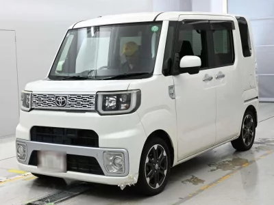 TOYOTA PIXIS MEGA
