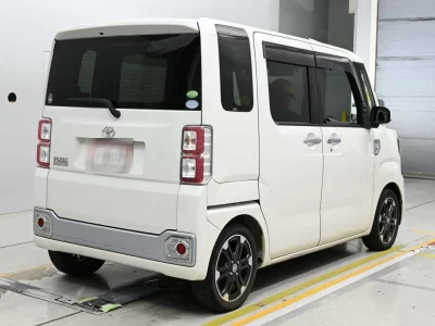 TOYOTA PIXIS MEGA