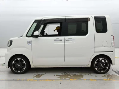 TOYOTA PIXIS MEGA