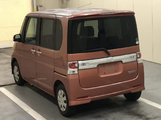 Daihatsu Tanto  с аукциона в Японии